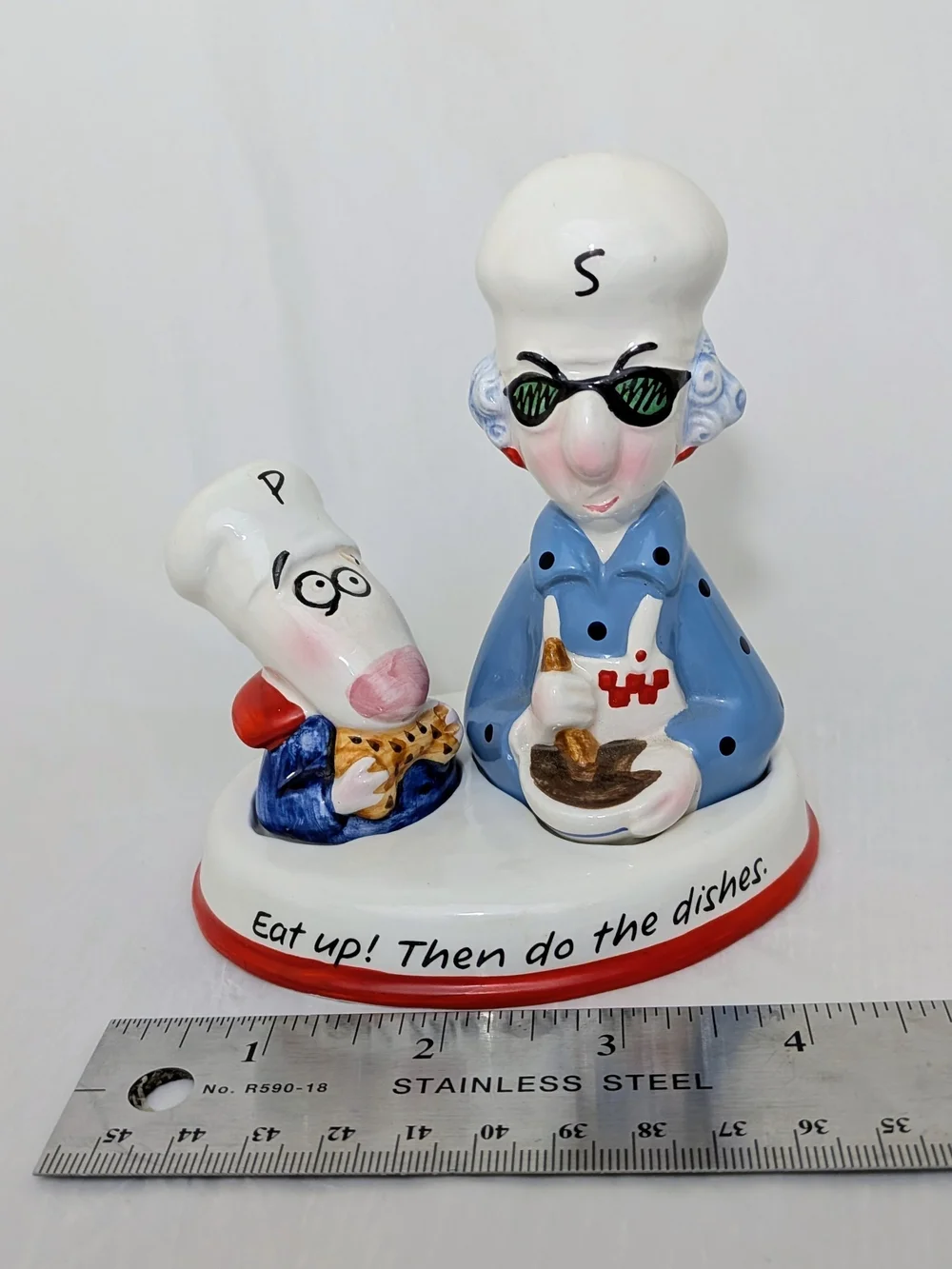 Shoebox By Hallmark Maxine And Floyd Chef Salt & Pepper Set with Base